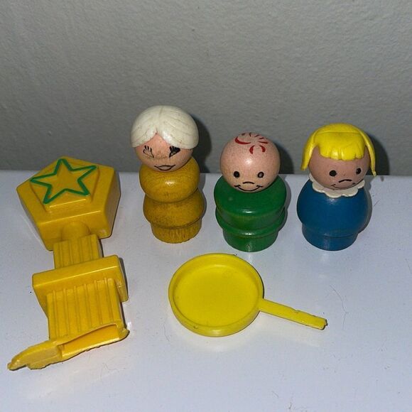 Vtg Fisher Price 3 wooden figures with extras - Picture 1 of 11